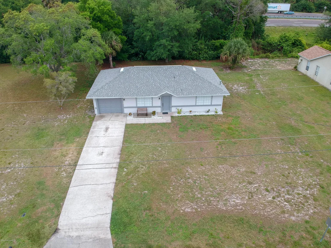 Photo of 6255 Ainsworth Road
