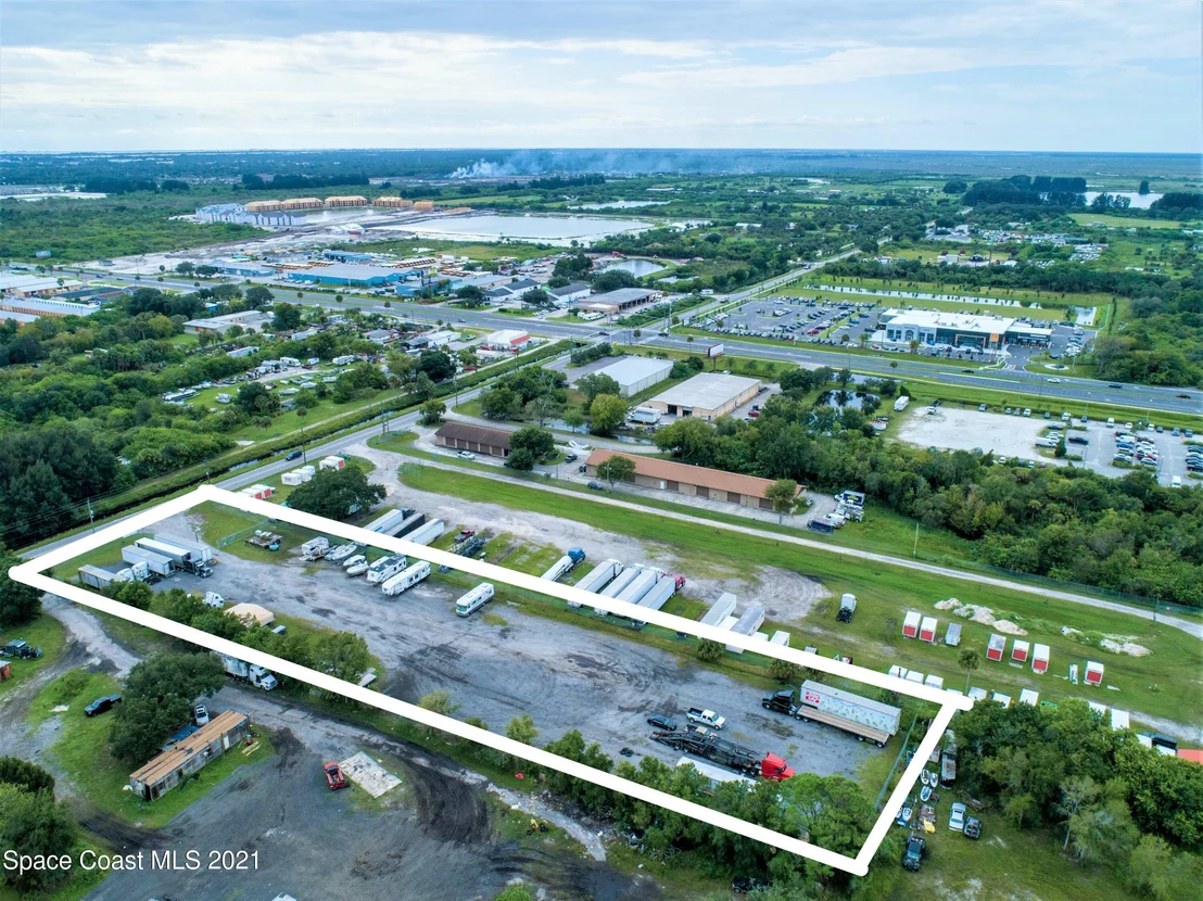 Photo of 185 N Range Road