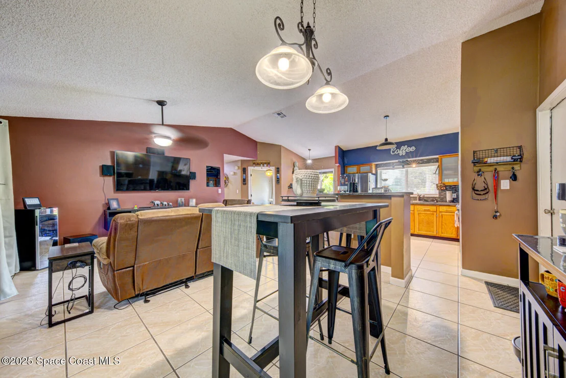 Photo of 5370 Holden Road