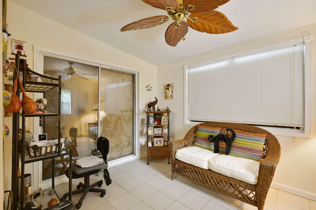 Photo of 939 Bianca Drive NE