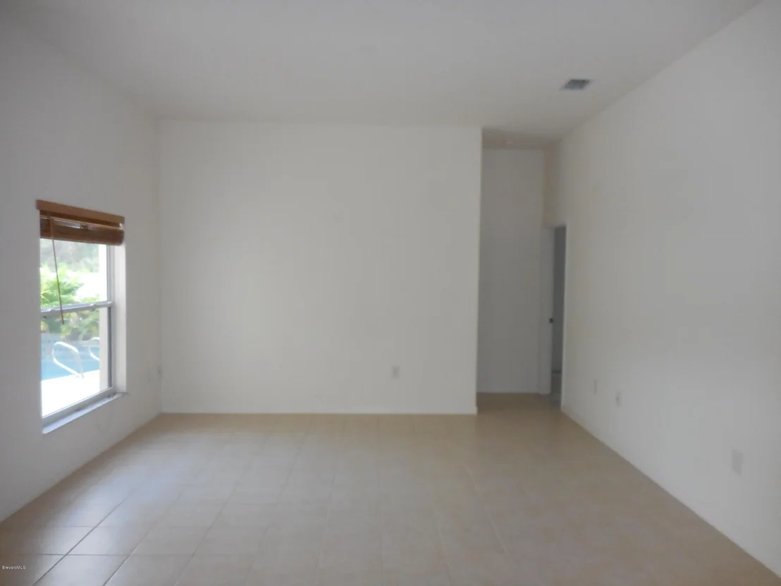 Photo of 1947 SE Windbrook Drive