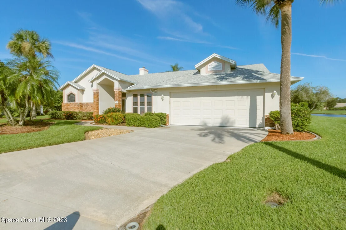 Photo of 986 Somerset Lane