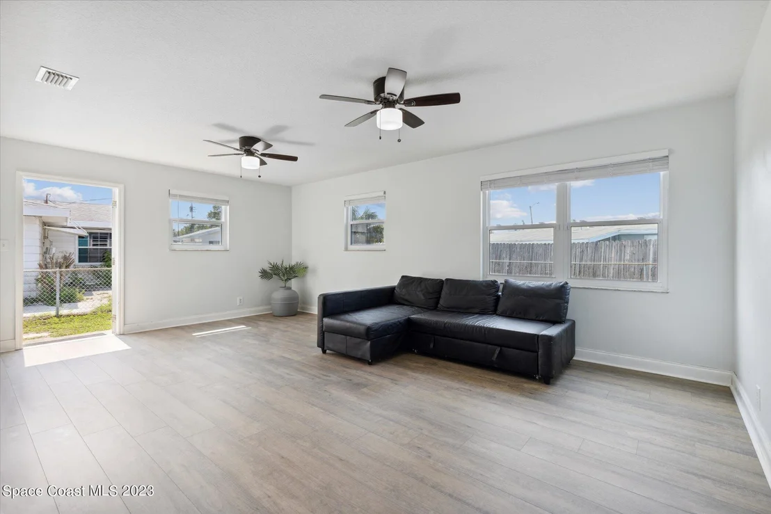 Photo of 3105 Abbott Avenue NE