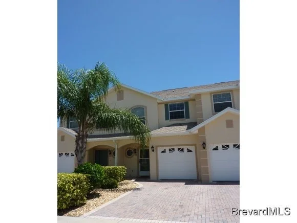 Photo of Unit 21 at 5201 Ocean Beach Blvd