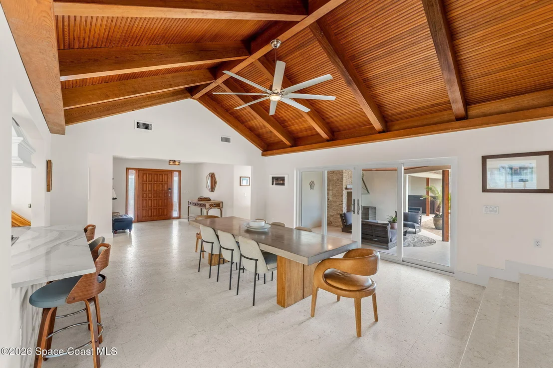 Photo of 207 Riverside Drive