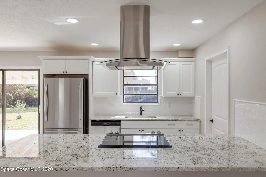 Photo of 6387 Hudson Road