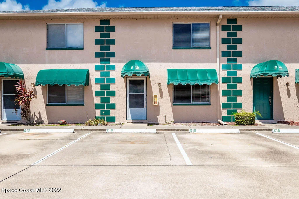 Photo of Unit 18 at 1880 Murrell Road