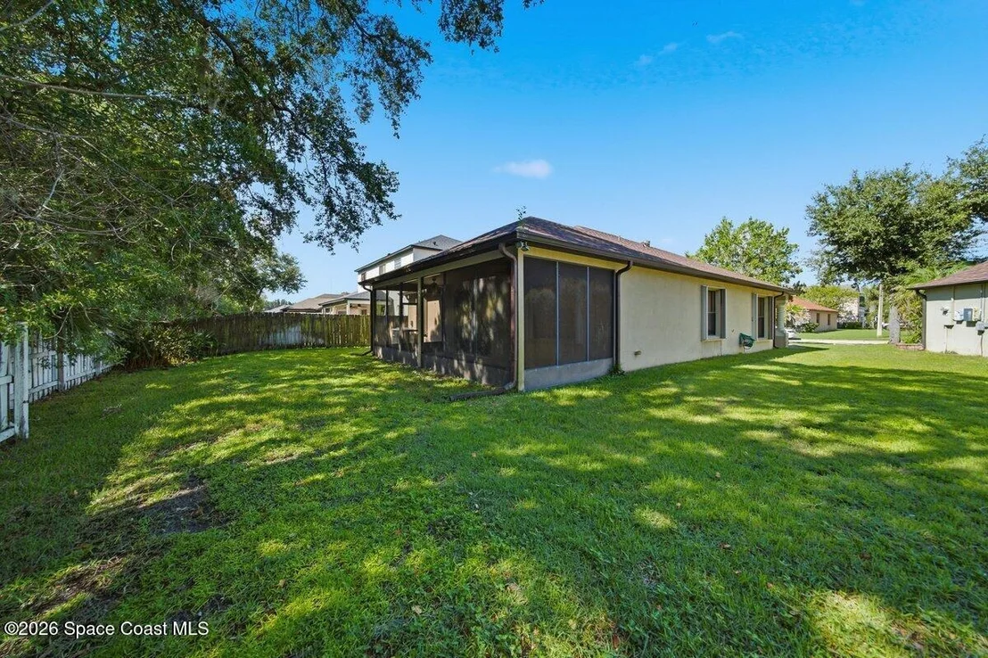 Photo of 594 Dryden Circle