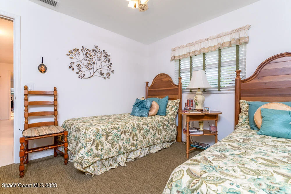 Photo of 2115 S River Road