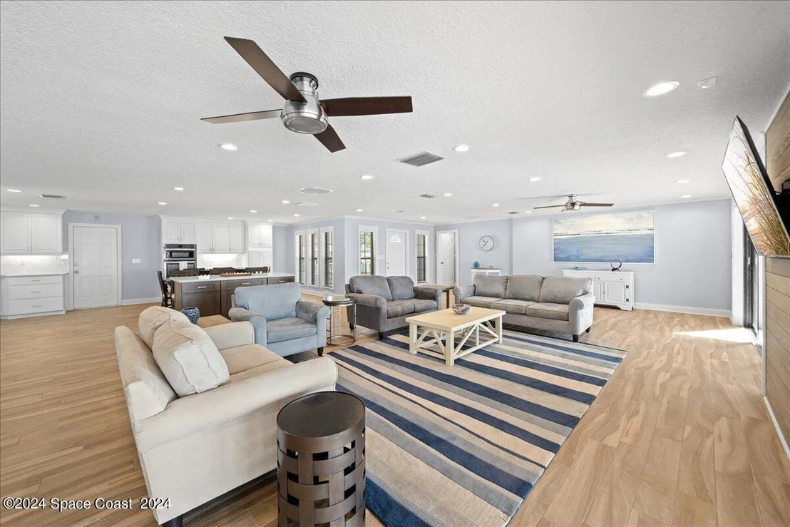 Photo of 206 Riverside Drive