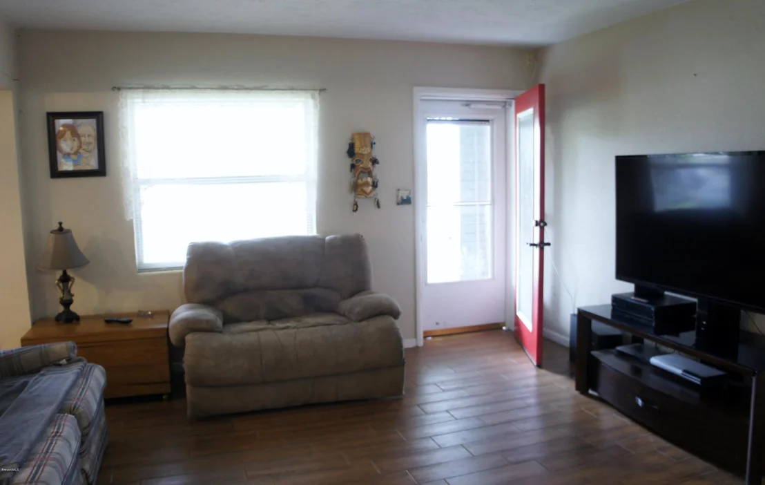Photo of 566 Hillside Court
