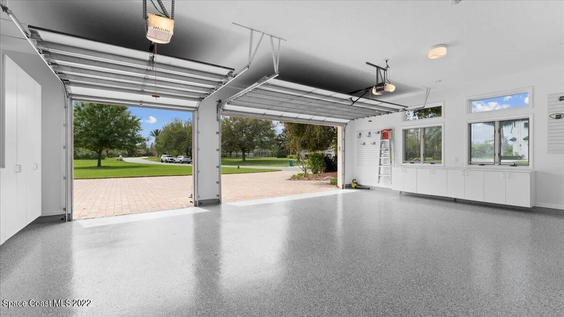 Photo of 873 Oak Park Drive
