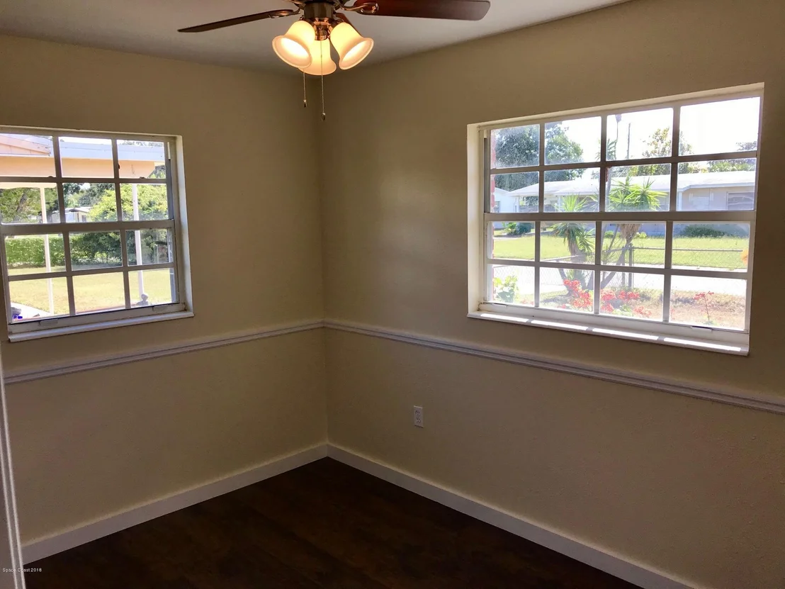 Photo of 1372 Ashwood Drive
