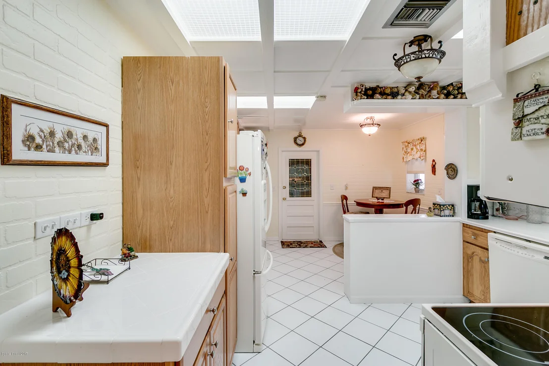 Photo of 821 Heron Road