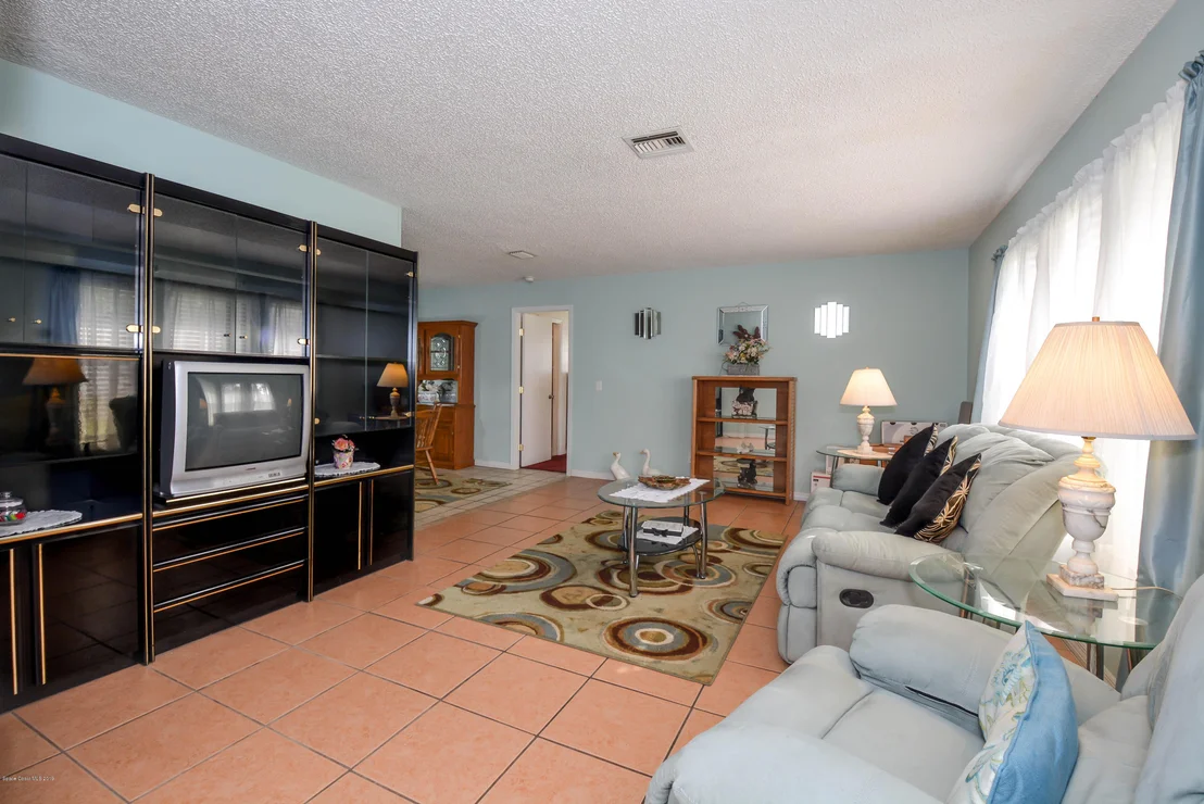 Photo of 7820 Sheridan Road