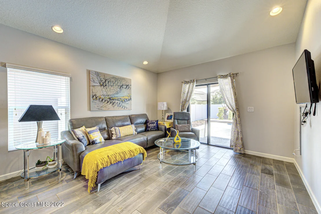 Photo of 1556 Fuji Drive