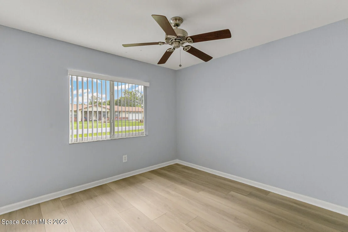 Photo of 736 Brevity Avenue NE