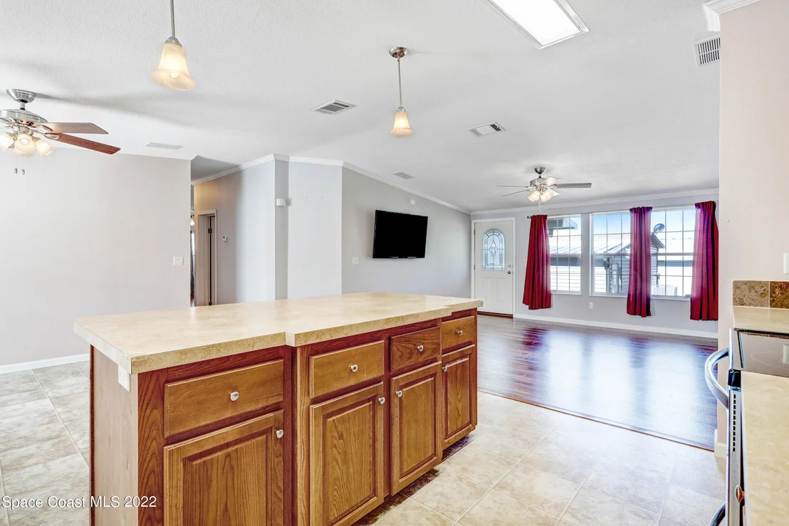 Photo of 2353 Coconut Palm Drive NE
