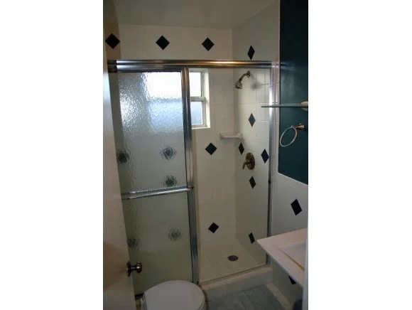 Photo of 2141 N Riverside