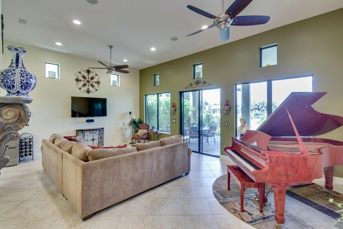 Photo of 658 Monterey Drive