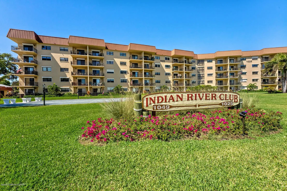 Photo of Unit 310 at 1025 Rockledge Drive