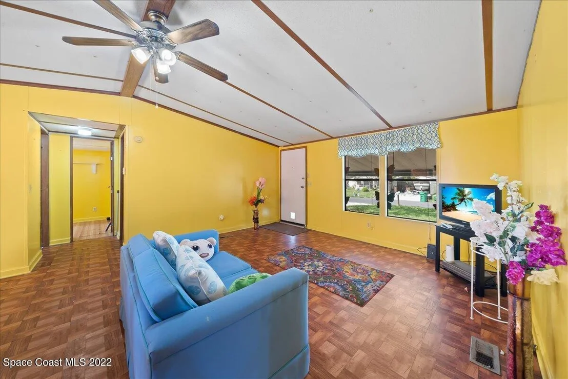 Photo of 6850 Columbine Drive