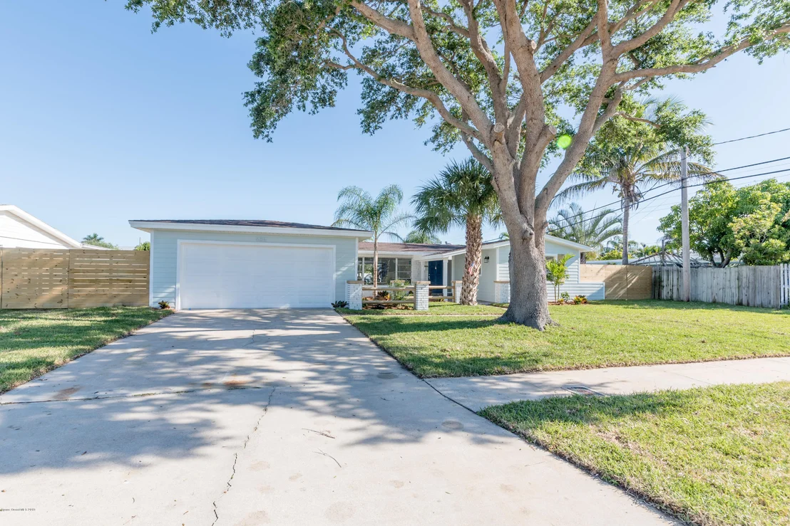 Photo of 405 Cardinal Drive