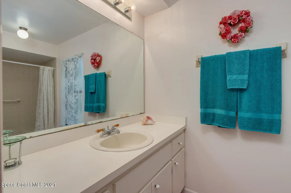 Photo of 340 Bayhead Drive