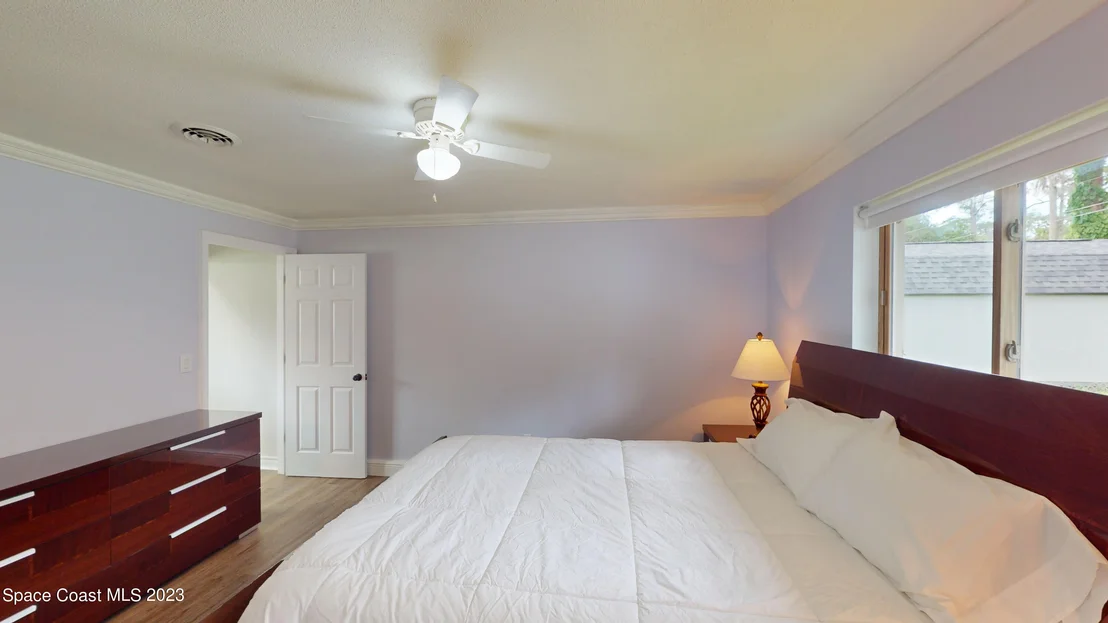 Photo of 1045 Green Road