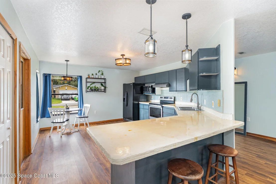 Photo of 5170 Everett Street