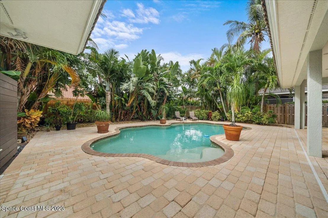 Photo of 373 Flanders Drive