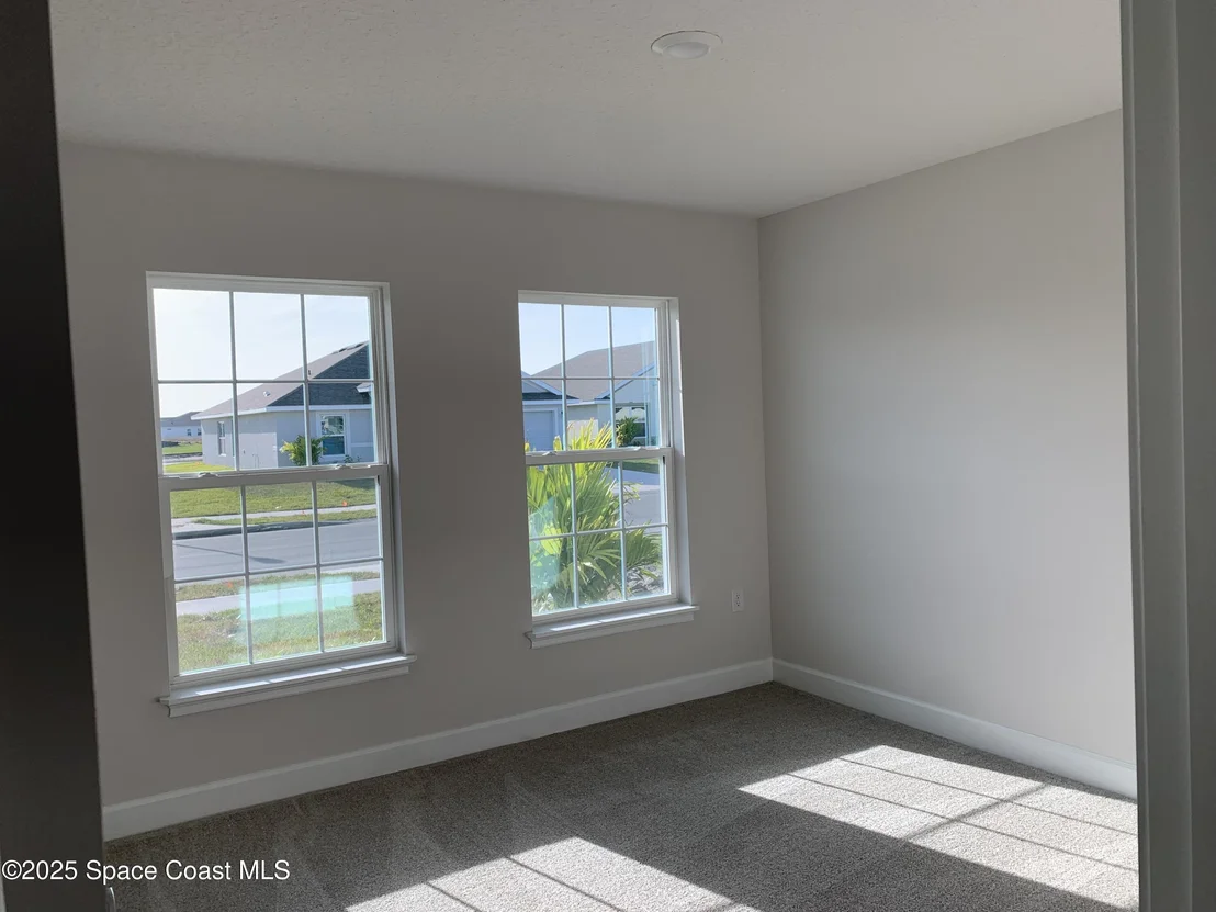 Photo of 985 Kylar Drive NW