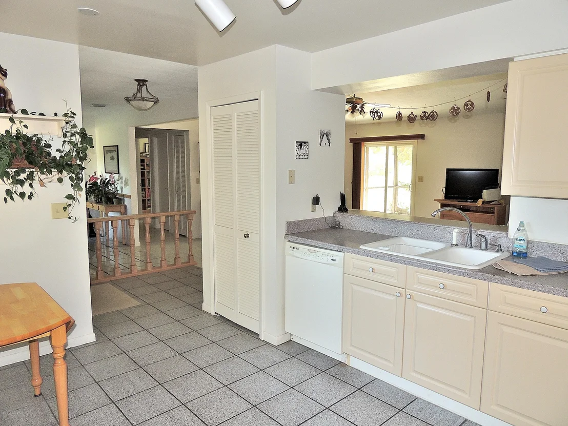 Photo of 1801 Laurel Oak Drive N