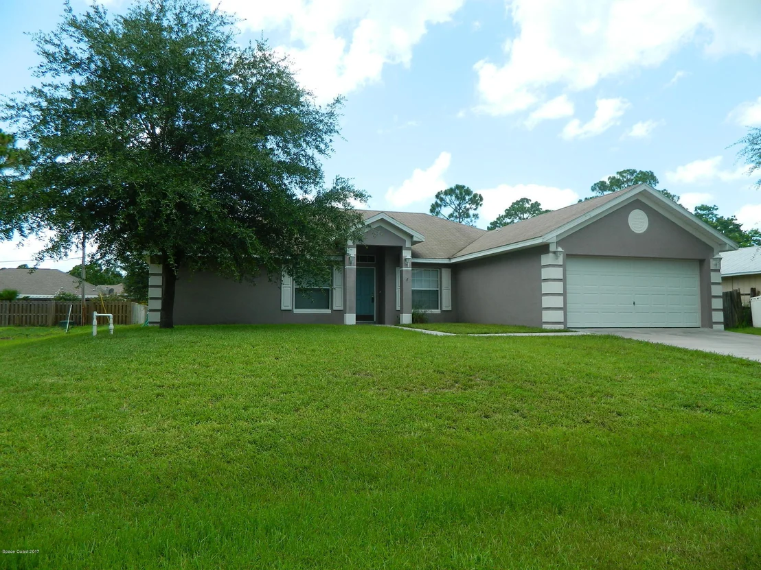 Photo of 3256 Reef Road SE