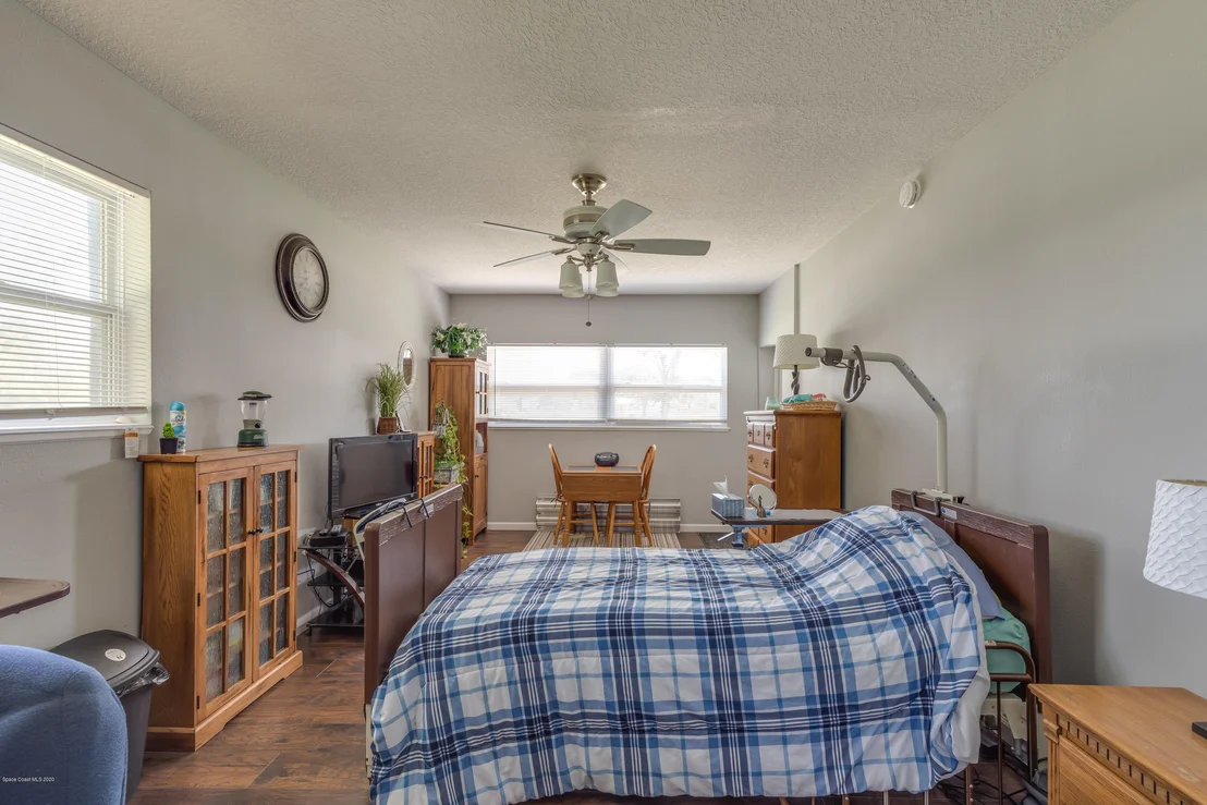 Photo of 942 Chace Lane NE