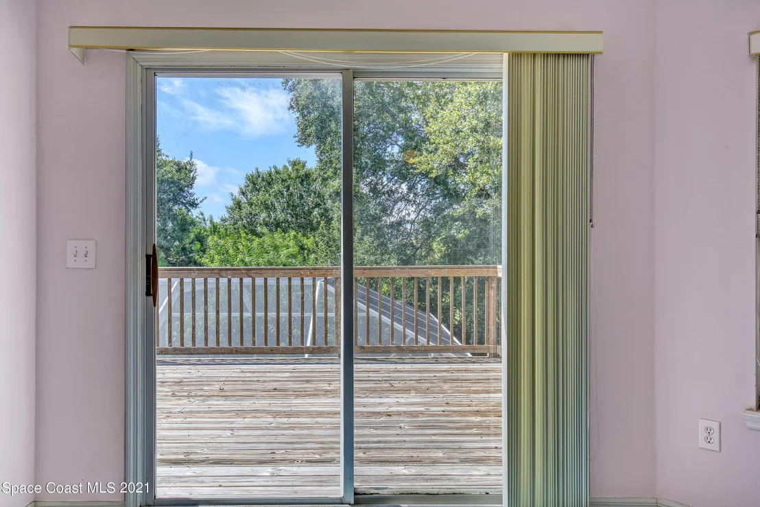 Photo of 2233 Royal Oaks Drive