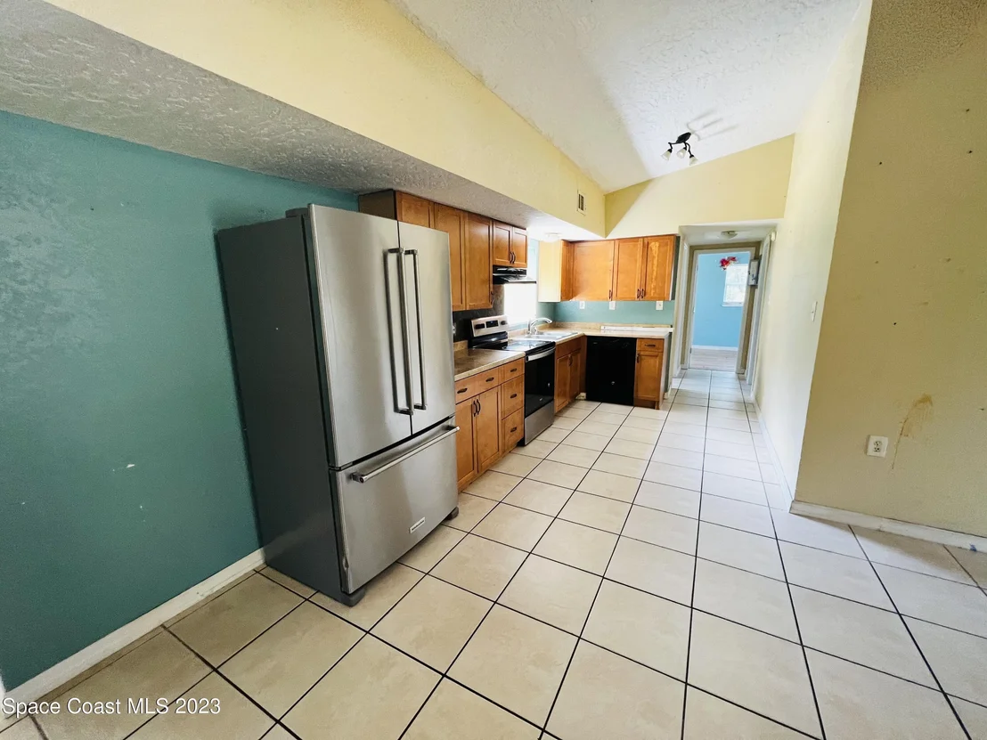 Photo of 305 Iris Street