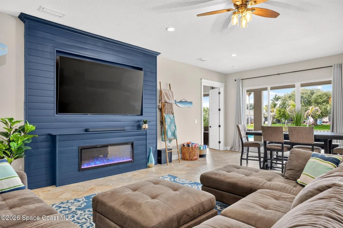 Photo of 318 Angelo Lane