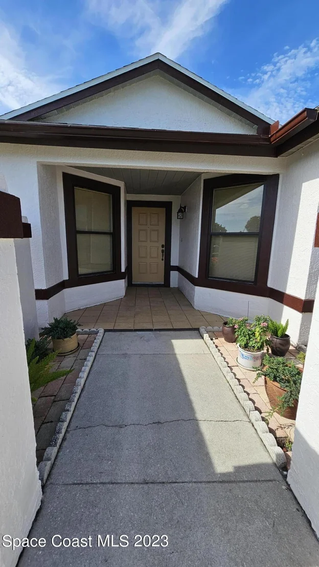 Photo of 329 Pine Ridge Lane