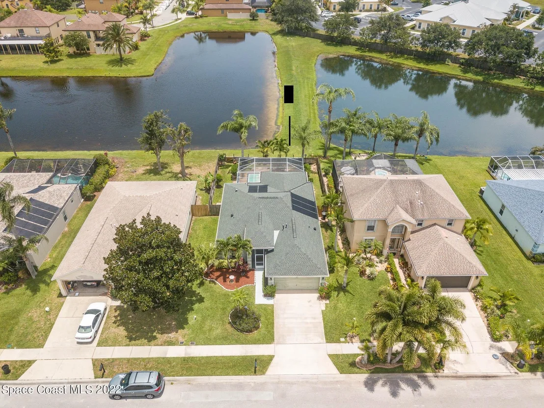 Photo of 1133 White Oak Circle