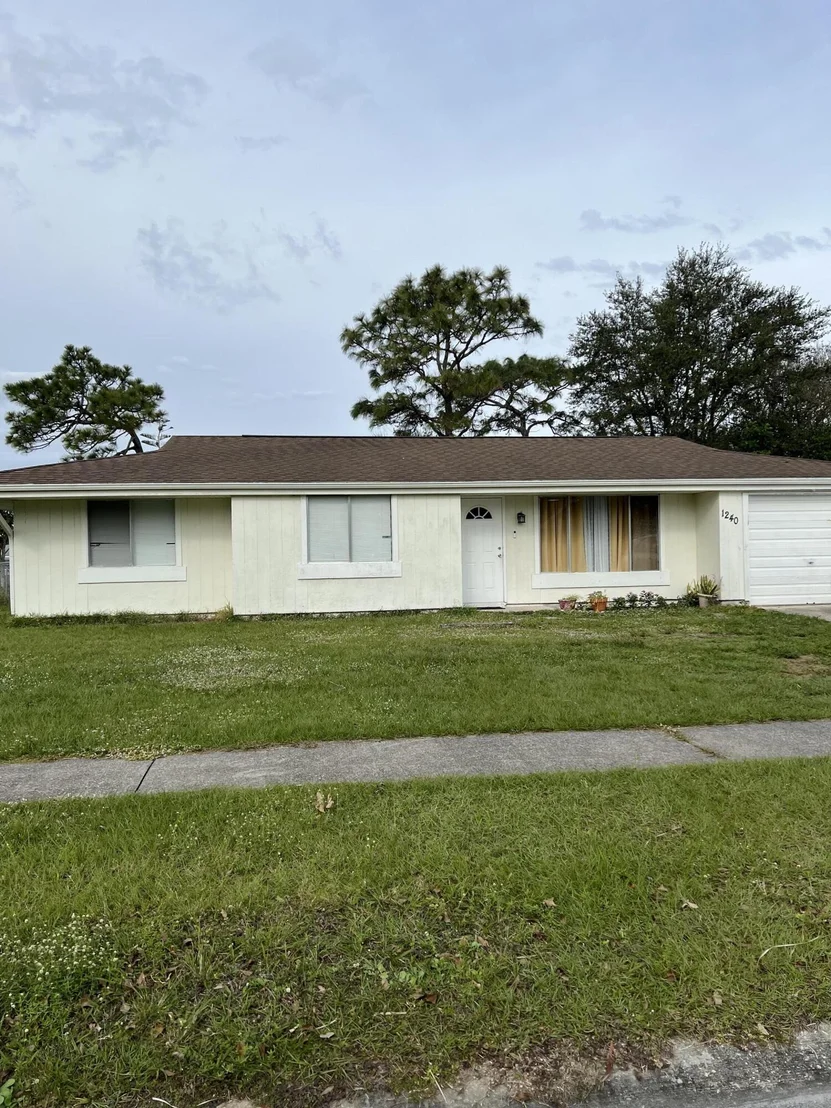 Photo of 1240 Bard Lane NE