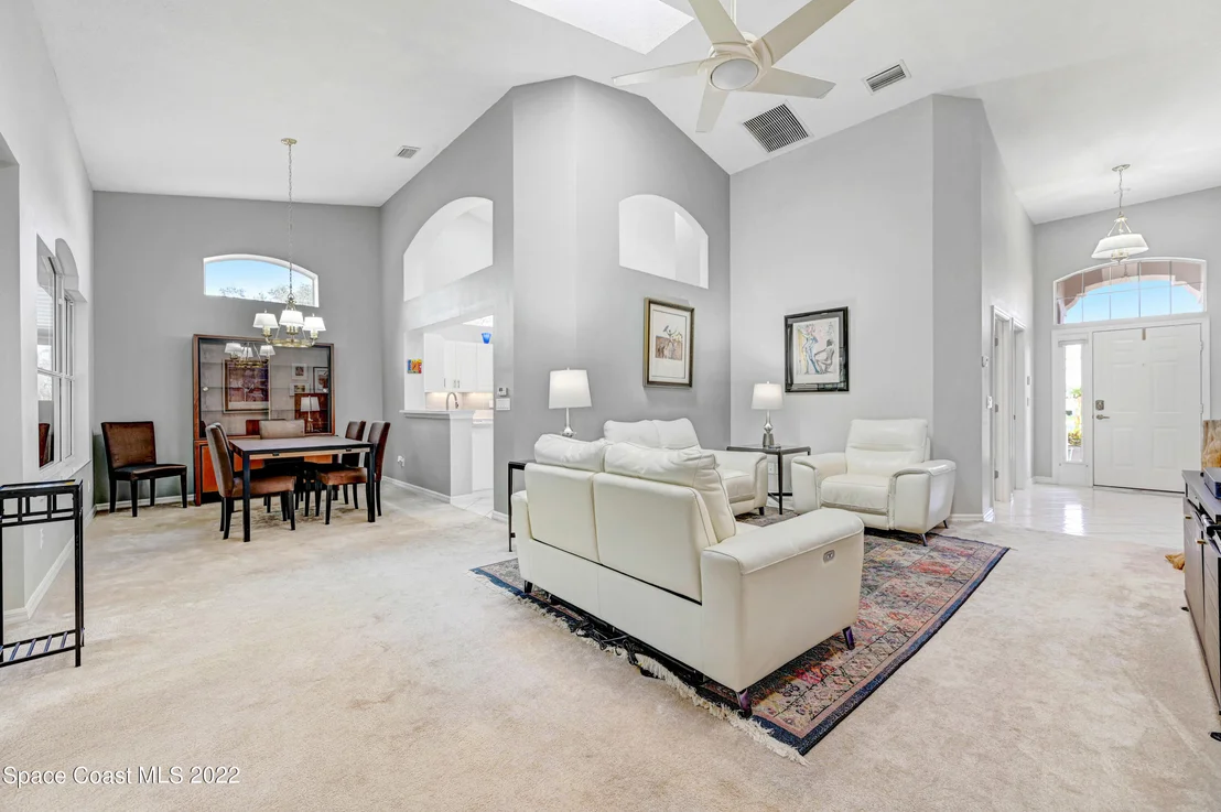 Photo of 348 Renaissance Avenue