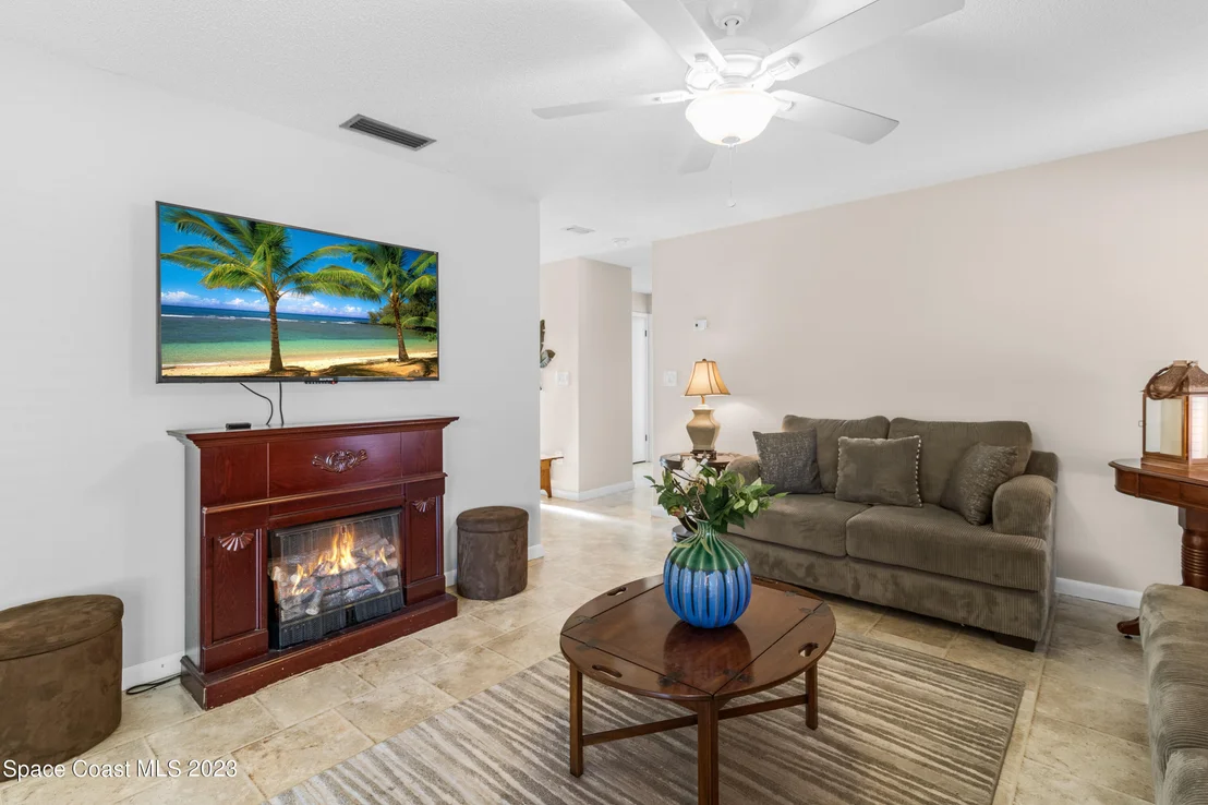 Photo of 1113 Cromey Road NE