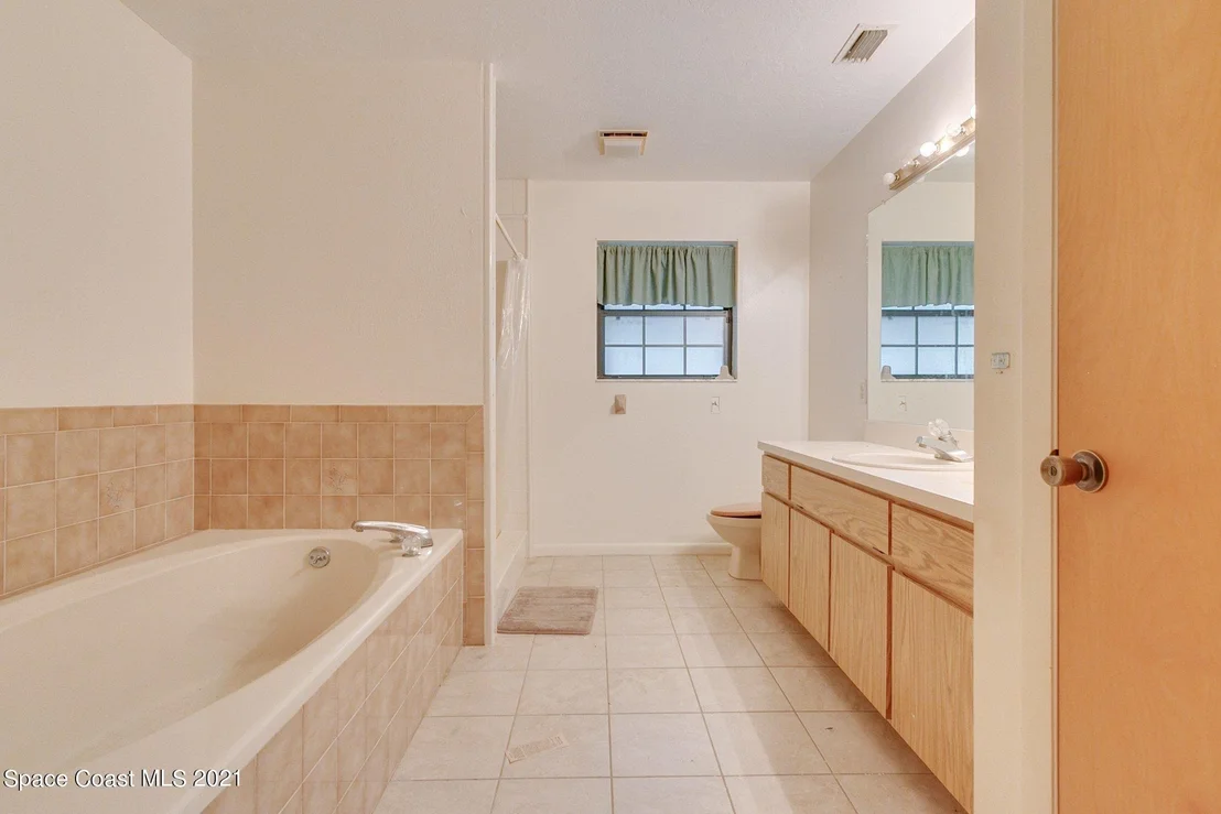 Photo of 2650 Washington Street