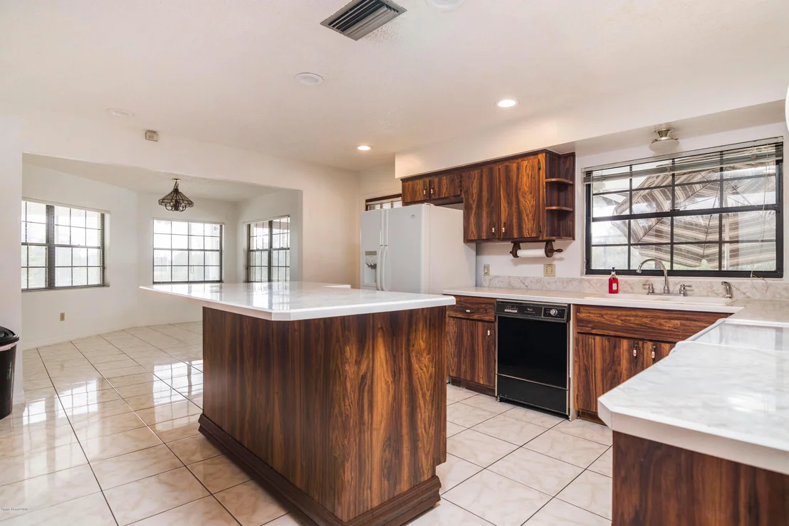 Photo of 2310 Holder Road