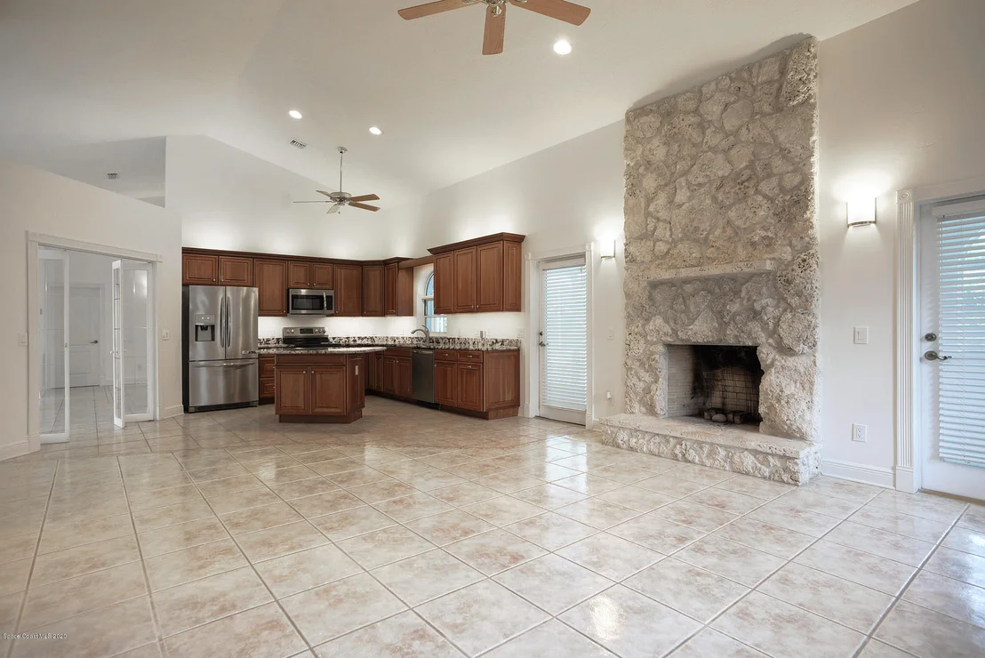 Photo of 1645 Shuckers Point