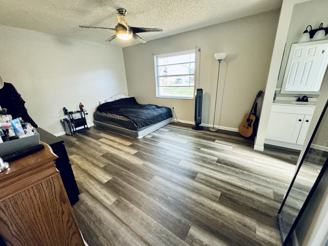Photo of 1037 Sycamore Drive