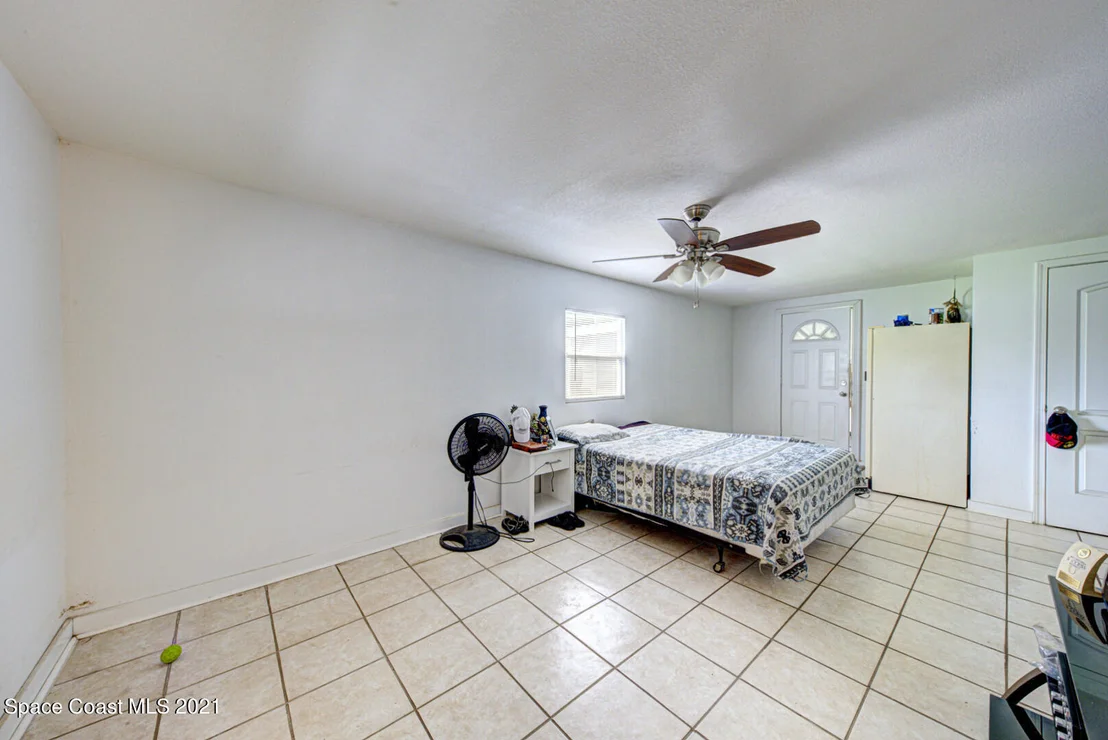 Photo of 2337 Broadway Avenue