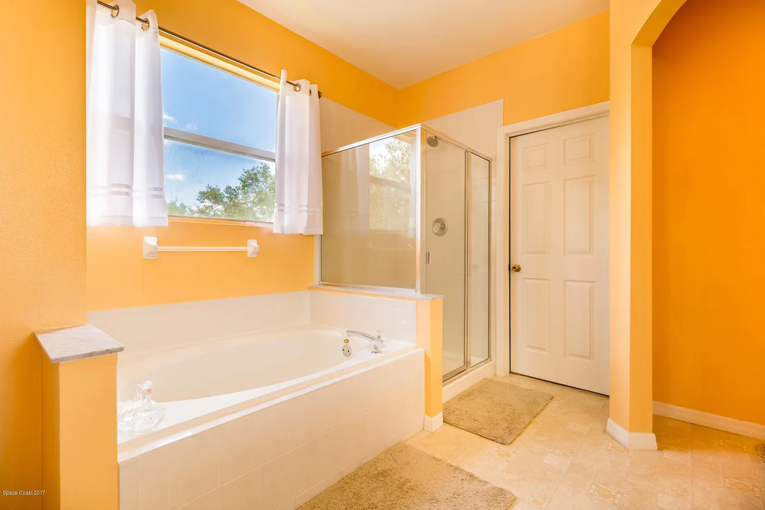 Photo of 981 Hollister Drive