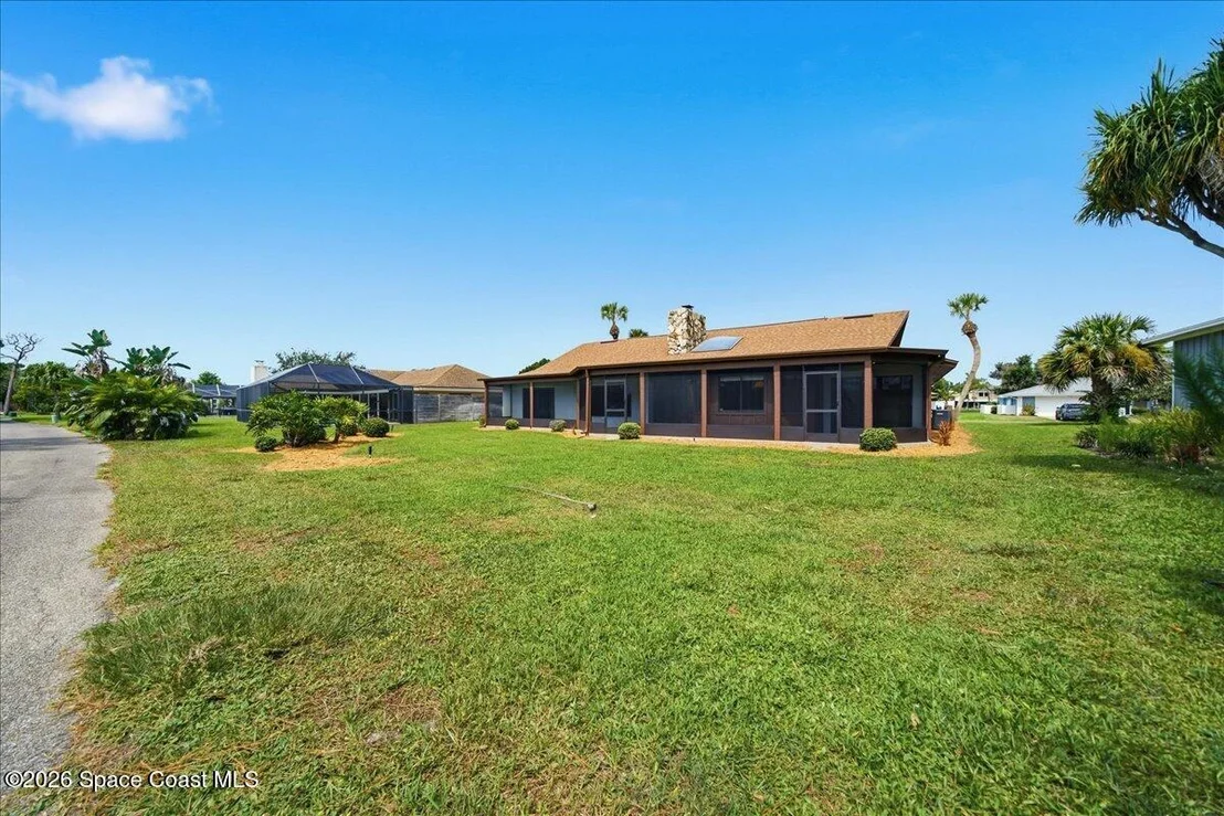 Photo of 653 Doral Lane